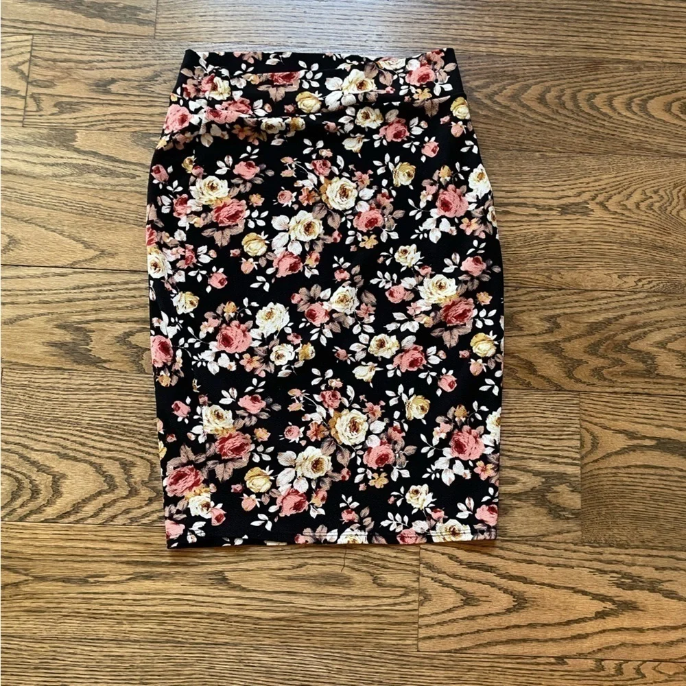 3/$30 2Large dress and skirt bundle - Picture 1 of 7